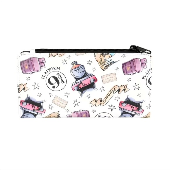 💥⚡️HARRY POTTER WALLETS 💫💥 - Picture 1 of 4